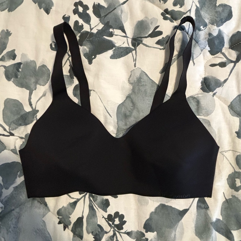 Black lululemon bra